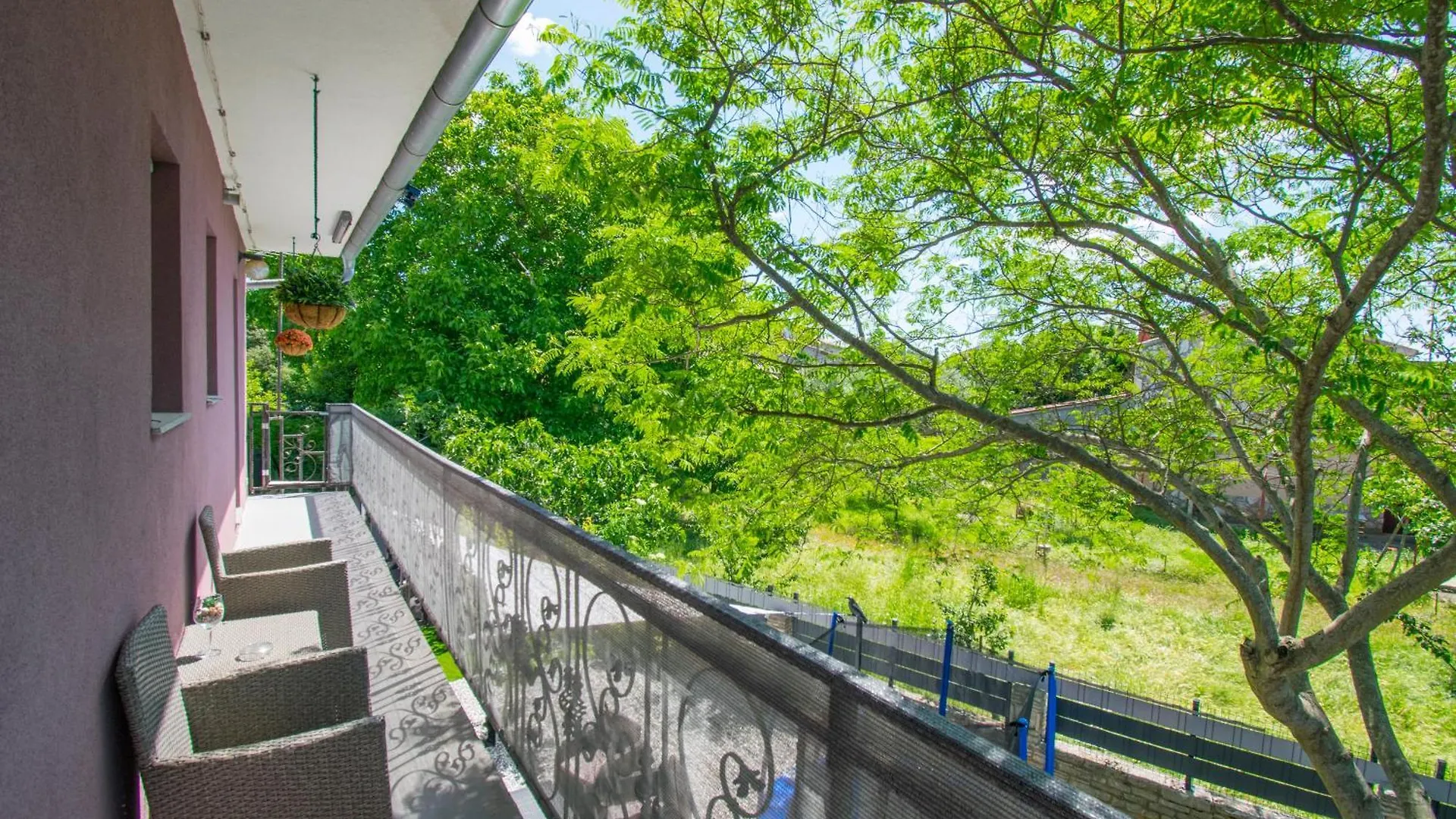 Arwen, Apartment With Pool Juršići